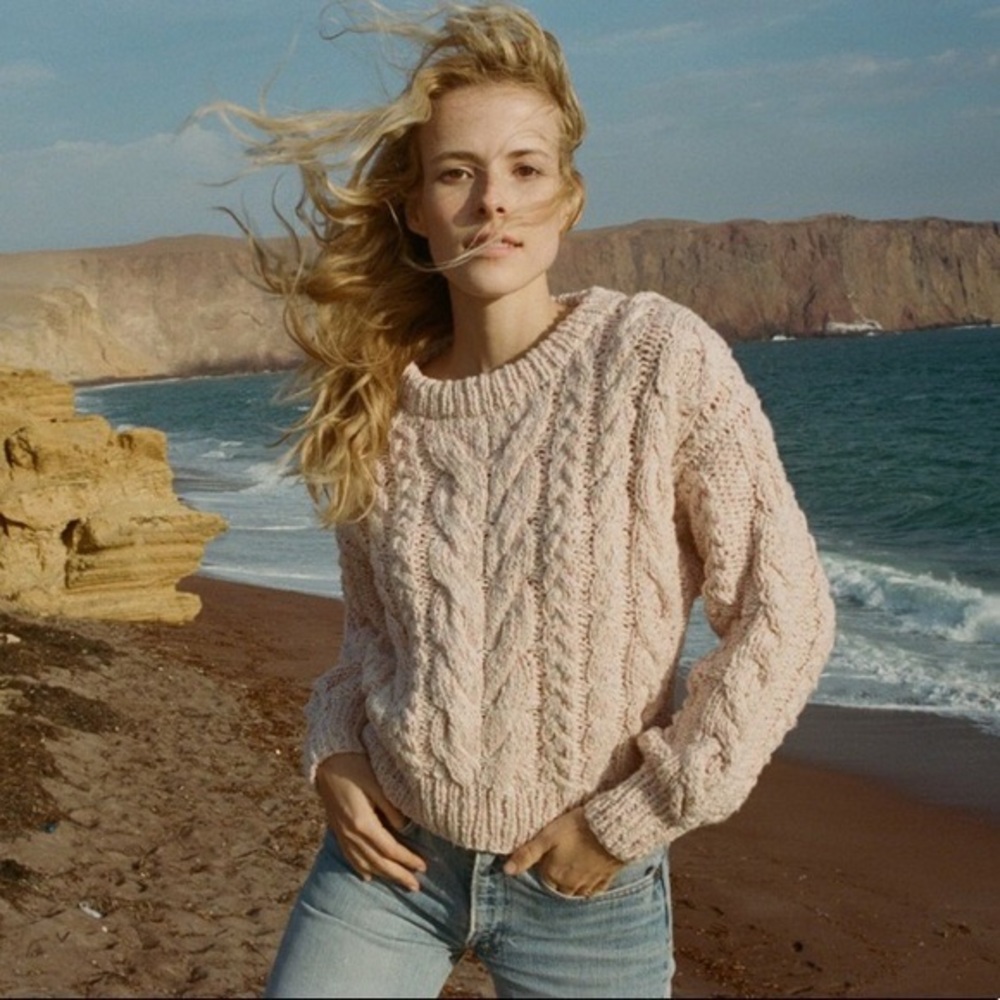 NWT Doen Bee sweater in Pink Cloud
